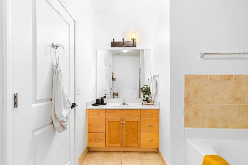 Entire Condo - Urban Safari In The Heart Of Atl أتلانتا المظهر الخارجي الصورة